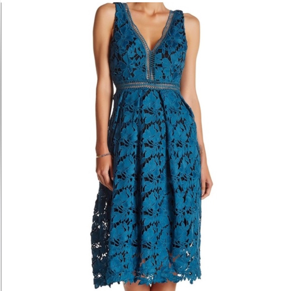 Romeo & Juliet Couture Blue Lace Midi Dress
